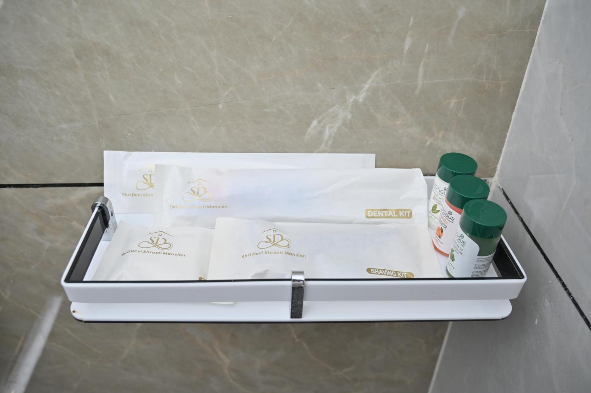 Hotel Shri Devi Comforts Inn Bhatkal Exteriör bild