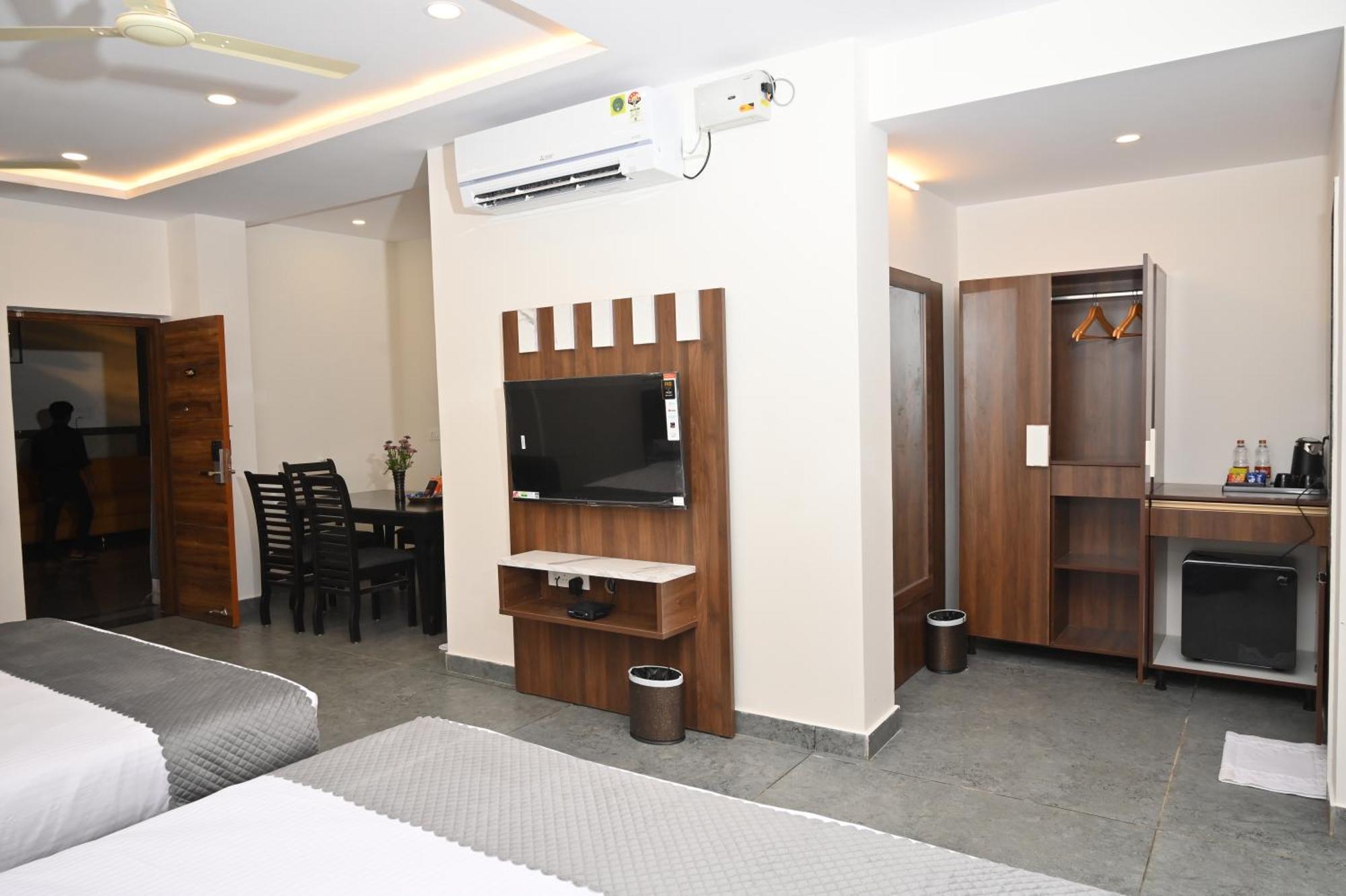Hotel Shri Devi Comforts Inn Bhatkal Exteriör bild